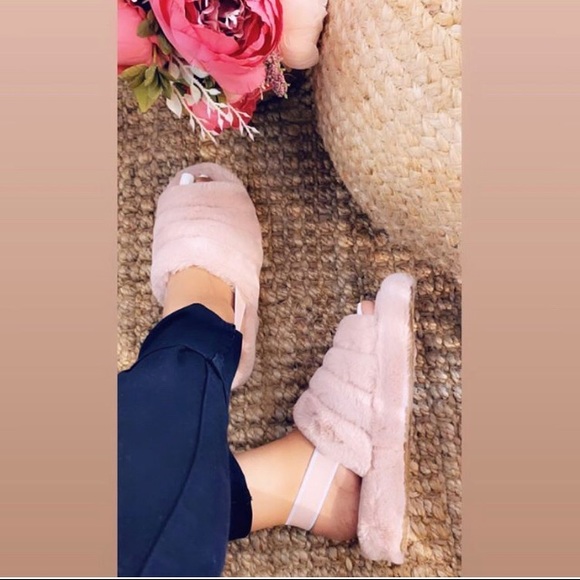 New Blush Slippers 6.5 - Picture 2 of 9